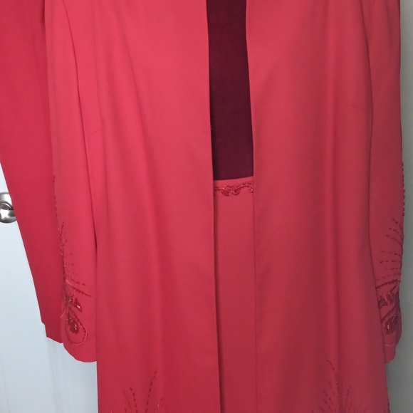 RED 4 piece ensemble - Picture 4 of 9